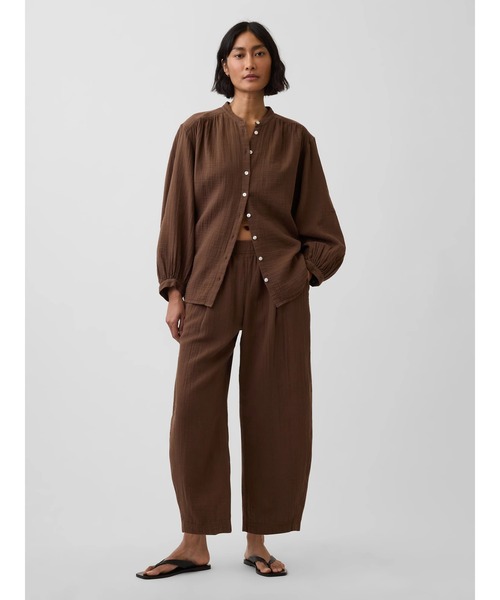 GAP(ギャップ)の「コットンガーゼ オーバーサイズ ノーカラーシャツ(シャツ/ブラウス・レディース・ホワイト/ブラウン/ブラック/レッド/グリーン/イエロー・L/M/S/XS/XXS)」の8枚目の写真