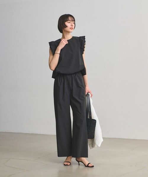 UNITED ARROWS(ユナイテッドアローズ)の「スカラップ フリル オールインワン パンツ ‐はっ水 UVカット 防しわ ウォッシャブル‐(つなぎ/オールインワン・レディース・ネイビー/ブラック・36/38)」の20枚目の写真