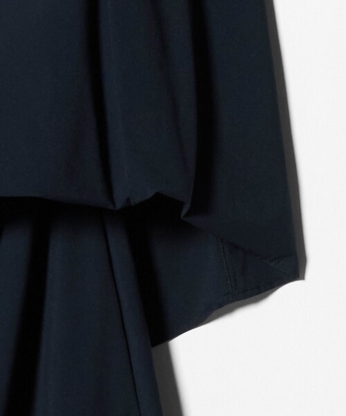 UNITED ARROWS(ユナイテッドアローズ)の「スカラップ フリル オールインワン パンツ ‐はっ水 UVカット 防しわ ウォッシャブル‐(つなぎ/オールインワン・レディース・ネイビー/ブラック・36/38)」の13枚目の写真