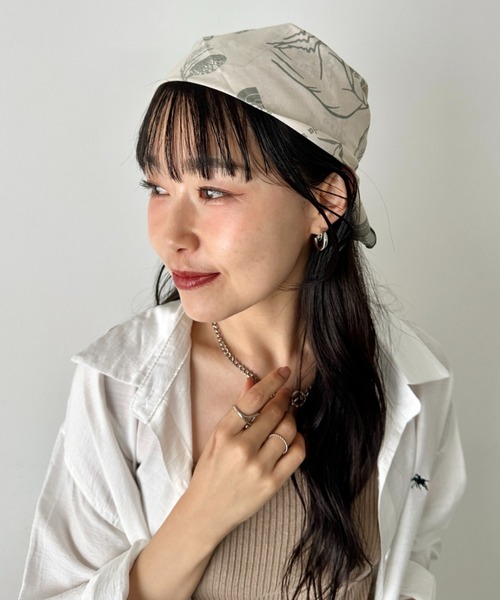 THE NORTH FACE(ザノースフェイス)の「THE NORTH FACE(ザ・ノースフェイス)/コットン プリント バンダナ スカーフ/BANDANA_PINE CONE(ストール/ショール・レディース・サンドベージュ/ピンク・FREE)」の8枚目の写真