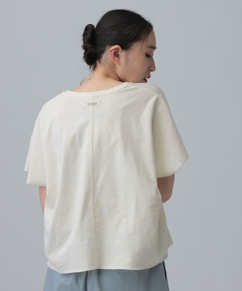 LEPSIM(レプシィム)の「深スリットミニ裏毛プルオーバーSS 724631(Tシャツ/カットソー・レディース・パープル/ブラウン/ライトグレー/オフホワイト・FREE)」の15枚目の写真