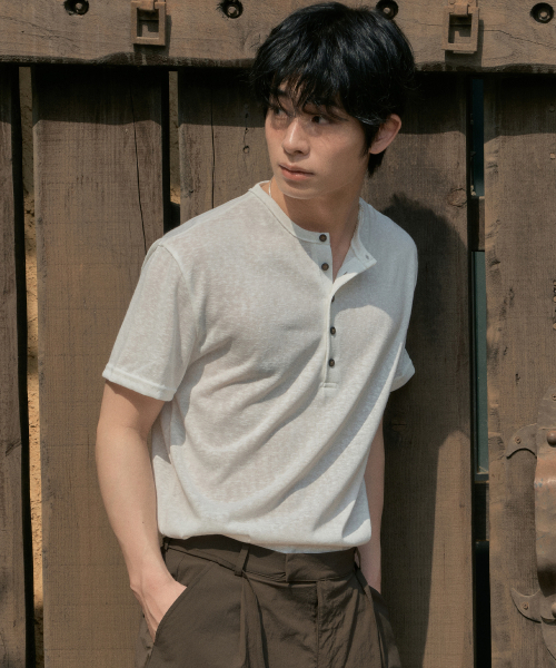 WEDNESDAY OASIS(ウェンズデーオアシス)の「ヴィンテージヘンリーネック半袖Tシャツ_IVORY(WB6TP27)(Tシャツ/カットソー・メンズ・アイボリー・MEDIUM/LARGE)」の1枚目の写真