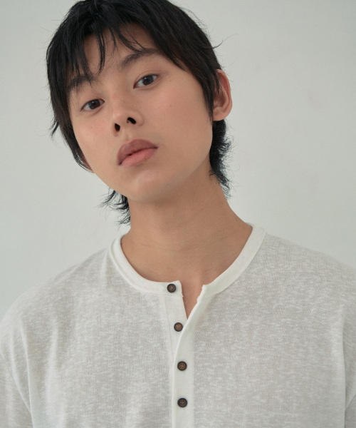 WEDNESDAY OASIS(ウェンズデーオアシス)の「ヴィンテージヘンリーネック半袖Tシャツ_IVORY(WB6TP27)(Tシャツ/カットソー・メンズ・アイボリー・MEDIUM/LARGE)」の4枚目の写真