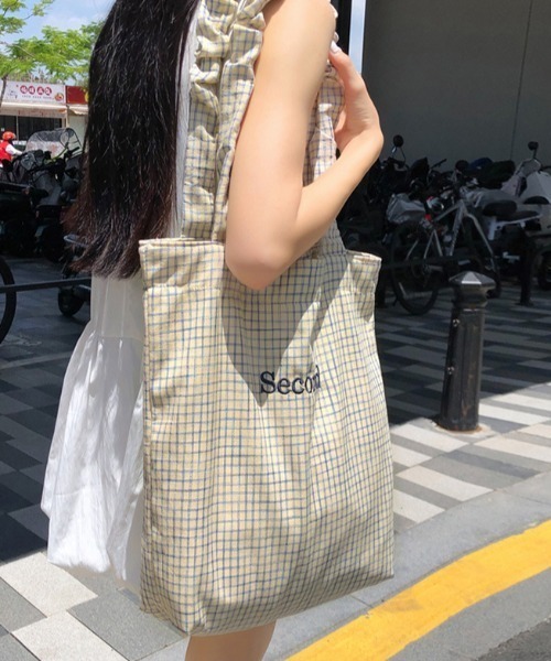 Vipoa(ヴィポア)の「Second logo check tote bag(トートバッグ・レディース・アイボリー/ホワイト/ブルー/ブラック/グリーン・ONE SIZE)」の22枚目の写真