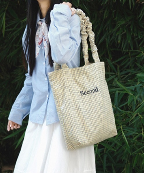Vipoa(ヴィポア)の「Second logo check tote bag(トートバッグ・レディース・アイボリー/ホワイト/ブルー/ブラック/グリーン・ONE SIZE)」の14枚目の写真