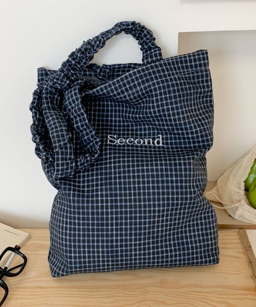 Vipoa(ヴィポア)の「Second logo check tote bag(トートバッグ・レディース・アイボリー/ホワイト/ブルー/ブラック/グリーン・ONE SIZE)」の10枚目の写真