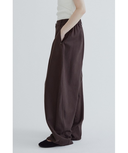 ANF.MUU（アンフムー）の「センターシームカーブパンツ（チノパンツ・レディース・ブラック/ブラウン/ネイビー・FREE）」の12枚目の写真