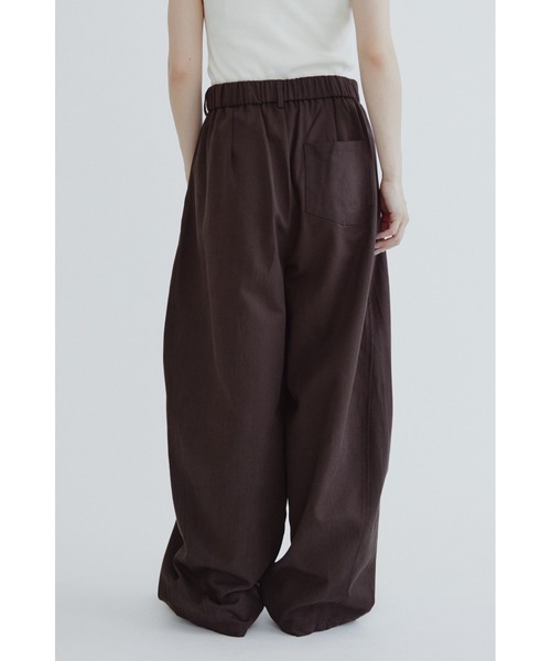 ANF.MUU（アンフムー）の「センターシームカーブパンツ（チノパンツ・レディース・ブラック/ブラウン/ネイビー・FREE）」の11枚目の写真