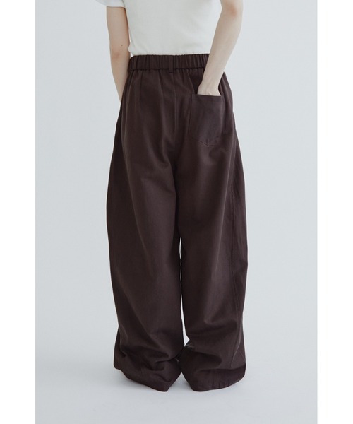 ANF.MUU（アンフムー）の「センターシームカーブパンツ（チノパンツ・レディース・ブラック/ブラウン/ネイビー・FREE）」の10枚目の写真