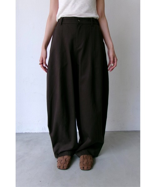 ANF.MUU（アンフムー）の「センターシームカーブパンツ（チノパンツ・レディース・ブラック/ブラウン/ネイビー・FREE）」の9枚目の写真