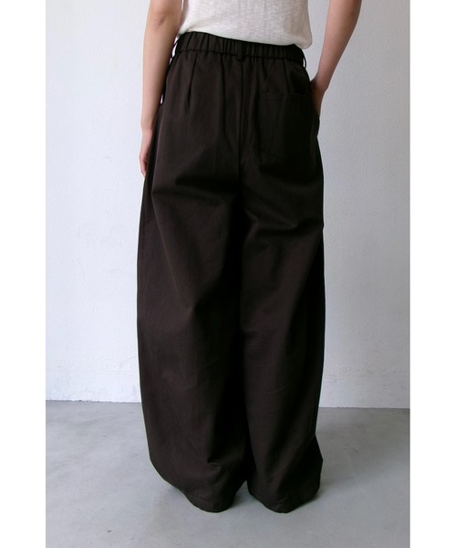 ANF.MUU（アンフムー）の「センターシームカーブパンツ（チノパンツ・レディース・ブラック/ブラウン/ネイビー・FREE）」の7枚目の写真