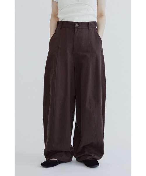 ANF.MUU（アンフムー）の「センターシームカーブパンツ（チノパンツ・レディース・ブラック/ブラウン/ネイビー・FREE）」の15枚目の写真
