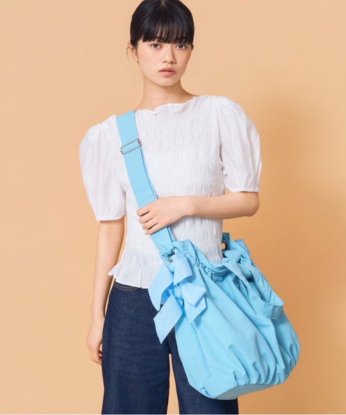 Casselini(キャセリーニ)の「Casselini(キャセリーニ)ビッグサイドリボンBAG(トートバッグ・レディース・ブルー/ブラック/シルバー/アイボリー・FREE)」の1枚目の写真