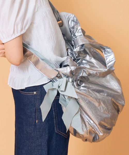 Casselini(キャセリーニ)の「Casselini(キャセリーニ)ビッグサイドリボンBAG(トートバッグ・レディース・ブルー/ブラック/シルバー/アイボリー・FREE)」の5枚目の写真