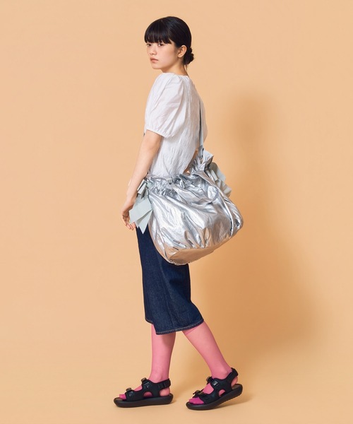 Casselini(キャセリーニ)の「Casselini(キャセリーニ)ビッグサイドリボンBAG(トートバッグ・レディース・ブルー/ブラック/シルバー/アイボリー・FREE)」の6枚目の写真