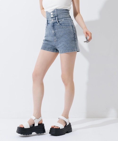 ANAP(アナップ)の「ハイウエスト デニムショートパンツ(デニムパンツ・レディース・ブルー/ブラック/グレー・F)」の5枚目の写真