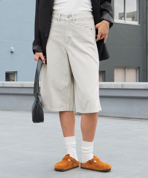 adidas(アディダス)の「adidas/アディダス FIREBIRD MID RISE DENIM JORTS ファイヤーバード ミッドライズ デニム ショートパンツ ハーフパンツ サイドラインパンツ 秋 秋服 2026年秋冬(デニムパンツ・メンズ・グレー・S/M/L/XS)」の1枚目の写真