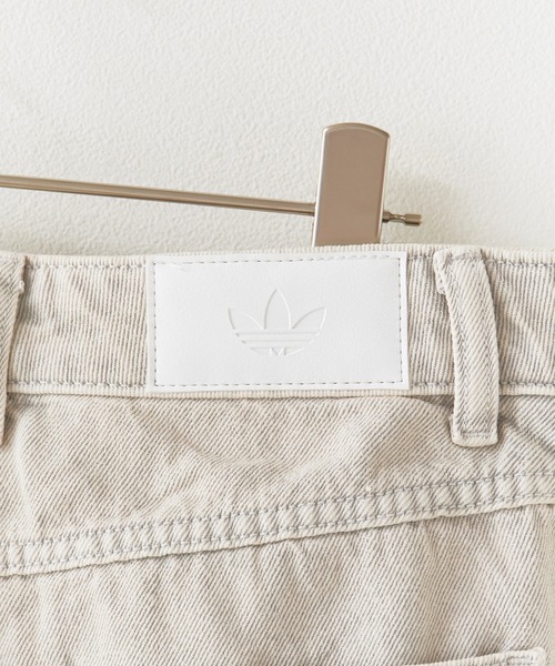 adidas(アディダス)の「adidas/アディダス FIREBIRD MID RISE DENIM JORTS ファイヤーバード ミッドライズ デニム ショートパンツ ハーフパンツ サイドラインパンツ 秋 秋服 2026年秋冬(デニムパンツ・メンズ・グレー・S/M/L/XS)」の3枚目の写真