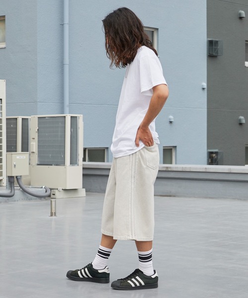 adidas(アディダス)の「adidas/アディダス FIREBIRD MID RISE DENIM JORTS ファイヤーバード ミッドライズ デニム ショートパンツ ハーフパンツ サイドラインパンツ 秋 秋服 2026年秋冬(デニムパンツ・メンズ・グレー・S/M/L/XS)」の17枚目の写真
