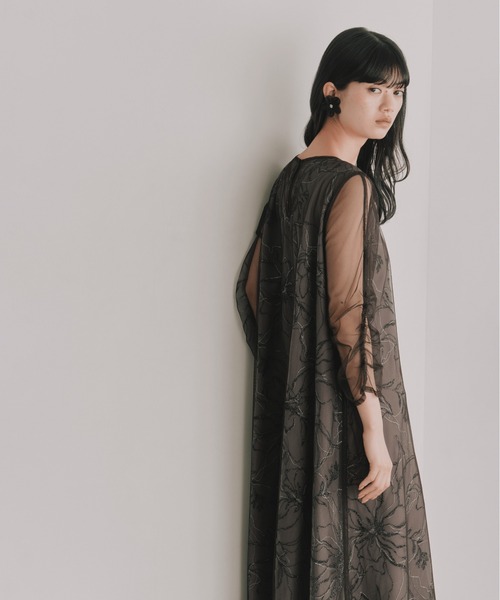 kaene(カエン)の「シアーペタルレイヤードドレス【結婚式 二次会 同窓会 成人式 パーティードレス】(ドレス・レディース・チャコール/ミント・FREE)」の8枚目の写真