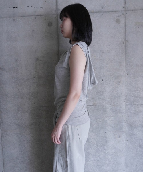 LCDC TM(エルシーディーシーティーエム)の「STRING DETAIL HOODED TOP(Tシャツ/カットソー・レディース・グレー・S/M)」の9枚目の写真