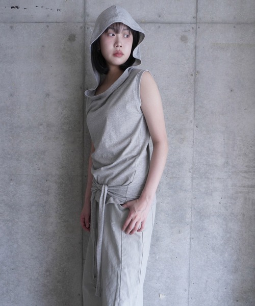 LCDC TM(エルシーディーシーティーエム)の「STRING DETAIL HOODED TOP(Tシャツ/カットソー・レディース・グレー・S/M)」の12枚目の写真