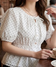 ドット柄ブラウス パフスリーブ ウエストマーク ペプラム リボン レトロ フェミニン 大人可愛い 半袖 トップス 春夏
