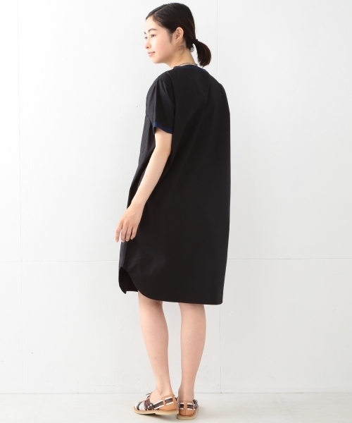BEAMS BOY（ビームスボーイ）の「BEAMS BOY / タイプライターリブ付ワンピース（ワンピース・レディース・チャコールグレー/ブラック/ベージュ・ONE SIZE）」の4枚目の写真