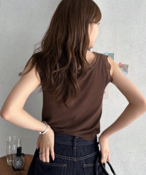 TREOVER(トレオーバー)の「スクエアネック レースリブタンクトップ(タンクトップ・レディース・ブラック/ブラウン/オフホワイト/グレイッシュベージュ・MEDIUM/LARGE)」の20枚目の写真