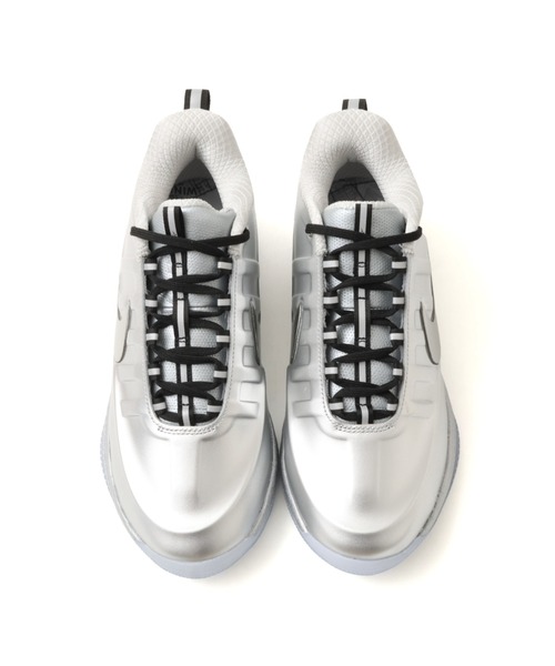 NIKE(ナイキ)の「NIKE BOOK 2 EP / ナイキ ブック 2 EP【SP】(スニーカー・メンズ・シルバー・26.0cm/26.5cm/27.0cm/27.5cm/28.0cm/28.5cm/29.0cm/30.0cm)」の2枚目の写真