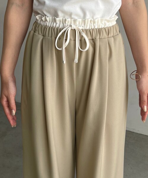 CAPRICIEUX LE'MAGE(カプリシューレマージュ)の「Wウエストドロストパンツ(その他パンツ・レディース・ベージュ/ブラック・38/PS/36)」の3枚目の写真