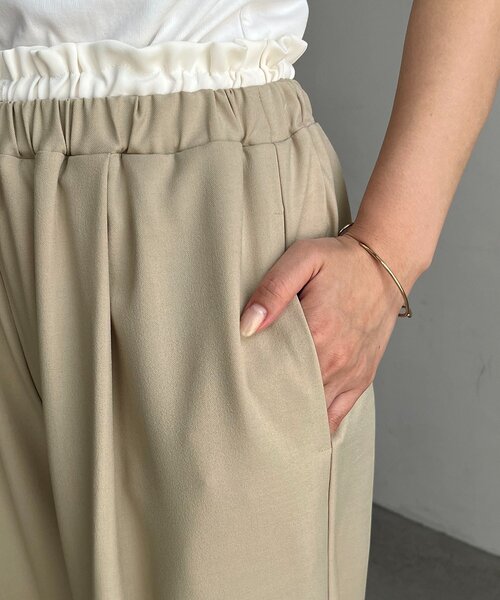 CAPRICIEUX LE'MAGE(カプリシューレマージュ)の「Wウエストドロストパンツ(その他パンツ・レディース・ベージュ/ブラック・38/PS/36)」の4枚目の写真