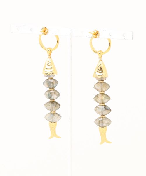 A.en(エイエン )の「【CHAN LUU】ORRIS EARRINGS LABRADORITE(ピアス(両耳用)・レディース・ゴールド・ONE SIZE)」の2枚目の写真