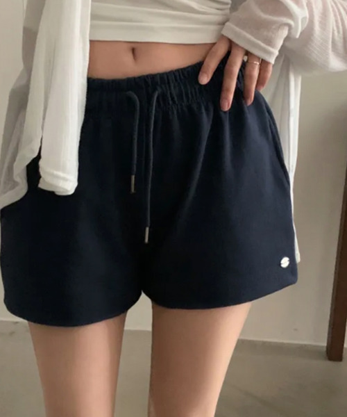 VIVID LADY(ビビッドレディー)の「イージーショートパンツ(その他パンツ・レディース・グレー/ブラウン/ホワイト/ネイビー・FREE)」の4枚目の写真