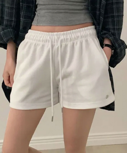 VIVID LADY(ビビッドレディー)の「イージーショートパンツ(その他パンツ・レディース・グレー/ブラウン/ホワイト/ネイビー・FREE)」の1枚目の写真