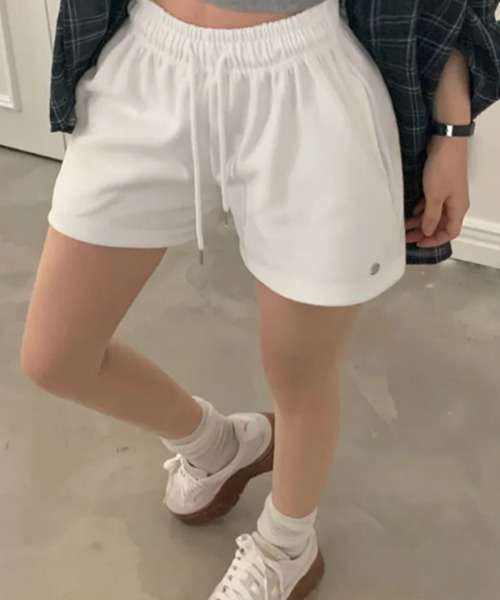 VIVID LADY(ビビッドレディー)の「イージーショートパンツ(その他パンツ・レディース・グレー/ブラウン/ホワイト/ネイビー・FREE)」の16枚目の写真