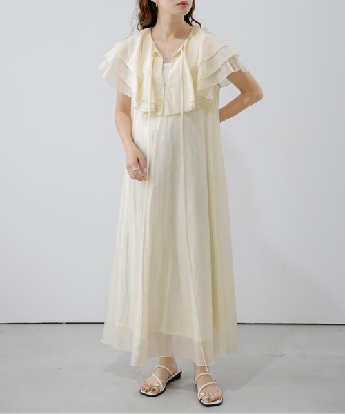 AMELY(エミリー)の「ケープフリル シアーワンピース(ワンピース・レディース・ブラック/アイボリー・フリー/C)」の3枚目の写真