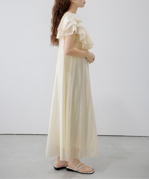 AMELY(エミリー)の「ケープフリル シアーワンピース(ワンピース・レディース・ブラック/アイボリー・フリー/C)」の5枚目の写真