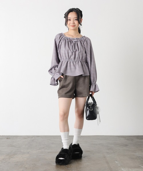 Honeys(ハニーズ)の「スエードショートパンツ(その他パンツ・レディース・ブラウン/ベージュ・L/LL/M/S/SS)」の4枚目の写真