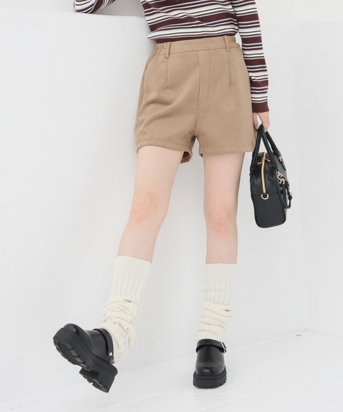 Honeys(ハニーズ)の「スエードショートパンツ(その他パンツ・レディース・ブラウン/ベージュ・L/LL/M/S/SS)」の10枚目の写真