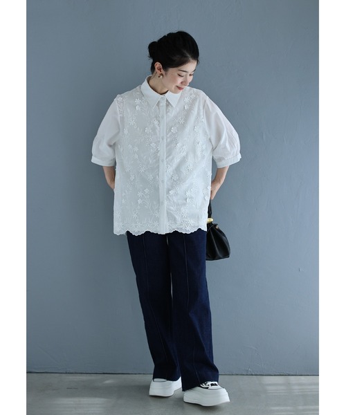 cawaii(カワイイ)の「風にそよぐ花の刺繍シャツトップス(シャツ/ブラウス・レディース・ホワイト・FREE)」の3枚目の写真