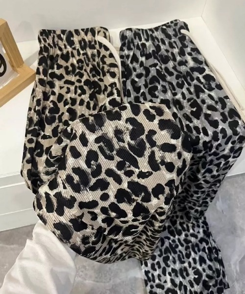 Vipoa(ヴィポア)の「Leopard drape pleats pants(その他パンツ・レディース・グレー/ブラウン・FREE)」の11枚目の写真
