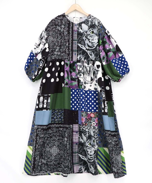 ScoLar(スカラー)の「163613:POPコラージュ総柄シャツワンピース(ワンピース・レディース・ネイビー/ブラック・M)」の1枚目の写真