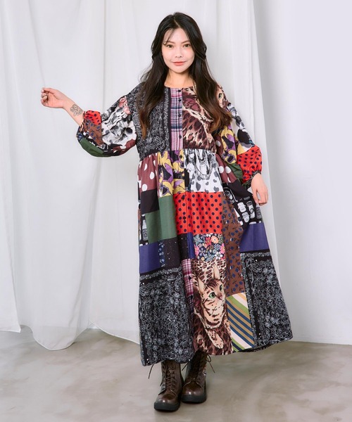 ScoLar(スカラー)の「163613:POPコラージュ総柄シャツワンピース(ワンピース・レディース・ネイビー/ブラック・M)」の4枚目の写真