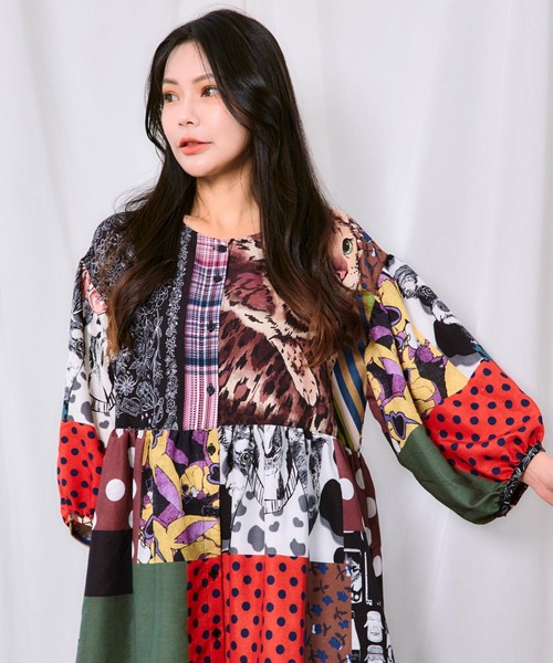 ScoLar(スカラー)の「163613:POPコラージュ総柄シャツワンピース(ワンピース・レディース・ネイビー/ブラック・M)」の7枚目の写真