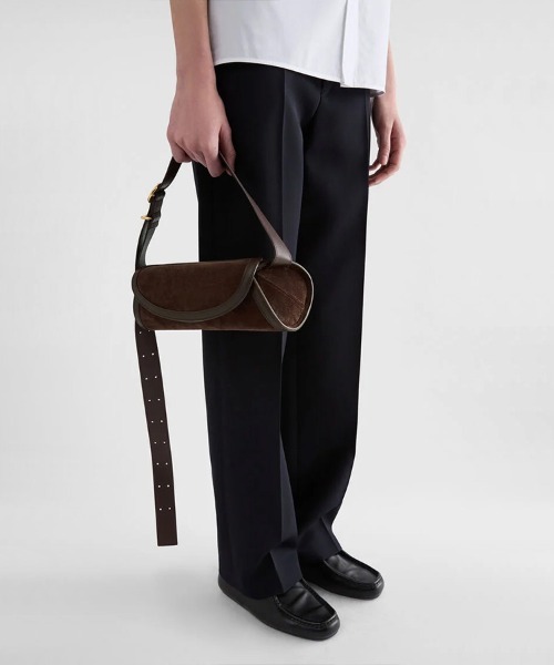 JIL SANDER(ジルサンダー)の「CANNOLO SM(ショルダーバッグ・レディース・ブラウン・UNI)」の2枚目の写真