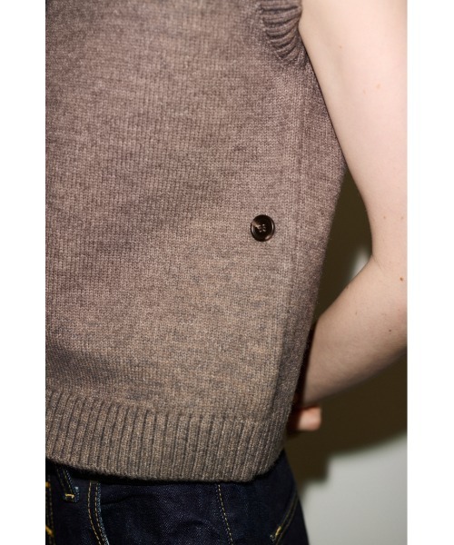 THROW by SLY(スローバイスライ)の「THROW 2WAY BUTTON KNIT VEST 2ウェイボタンニットベスト 秋服(ベスト・レディース・グレイッシュベージュ/ブラック・FREE)」の20枚目の写真