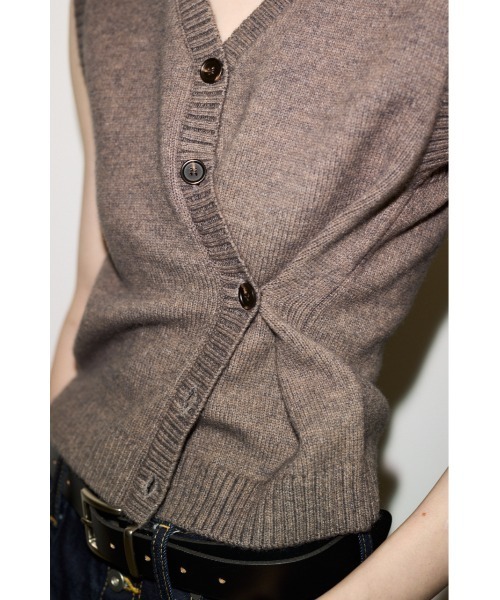 THROW by SLY(スローバイスライ)の「THROW 2WAY BUTTON KNIT VEST 2ウェイボタンニットベスト 秋服(ベスト・レディース・グレイッシュベージュ/ブラック・FREE)」の21枚目の写真