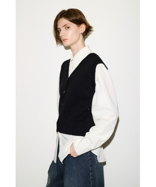 THROW by SLY(スローバイスライ)の「THROW 2WAY BUTTON KNIT VEST 2ウェイボタンニットベスト 秋服(ベスト・レディース・グレイッシュベージュ/ブラック・FREE)」の8枚目の写真
