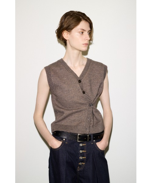 THROW by SLY(スローバイスライ)の「THROW 2WAY BUTTON KNIT VEST 2ウェイボタンニットベスト 秋服(ベスト・レディース・グレイッシュベージュ/ブラック・FREE)」の16枚目の写真